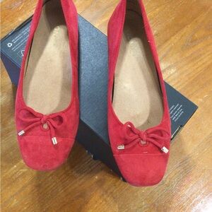 Vionic red suede flat